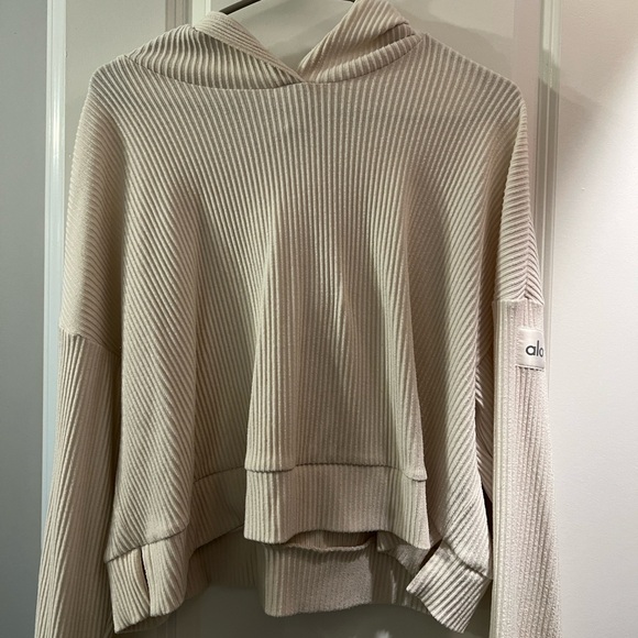 Alo Yoga Muse Cropped Sweatshirt - Picture 1 of 3